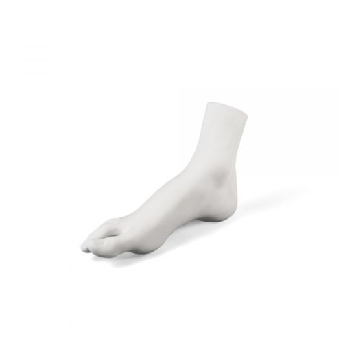 seletti-memorabilia-mvsevm-female-foot