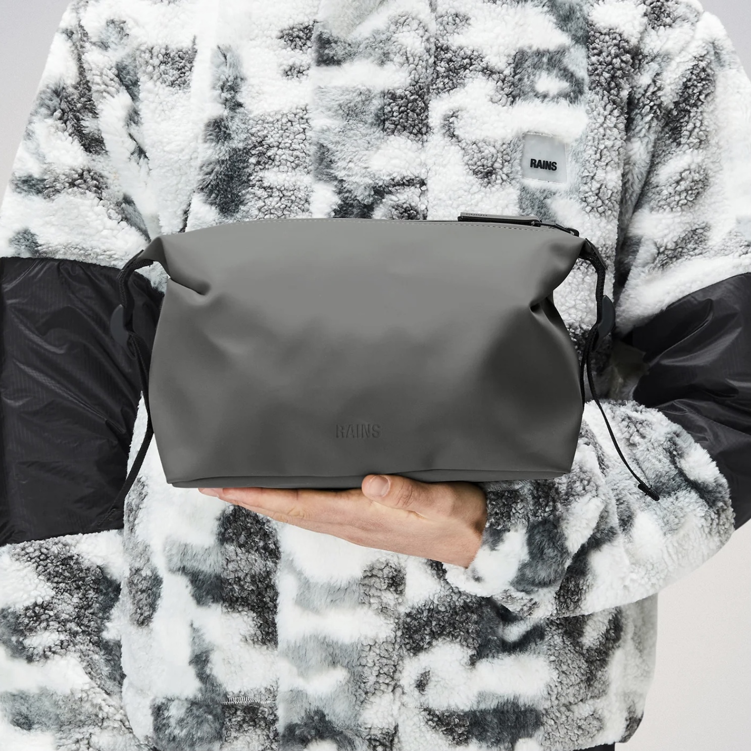 Rains – Hilo Wash Bag Grey - immagine 2