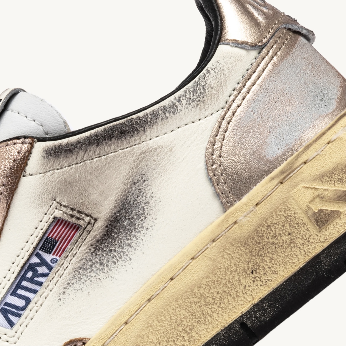 Autry - Sneaker Super Vintage Low in Pelle Metallic Rose - immagine 6