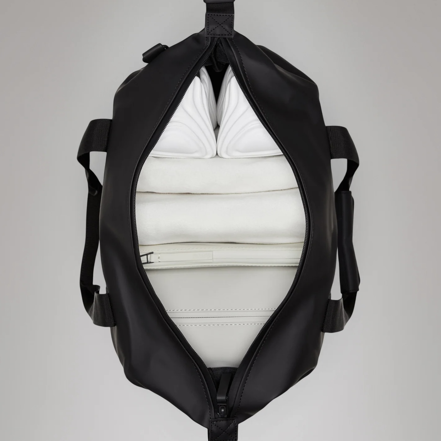 Rains - Hilo Weekend Bag Small Black - immagine 5
