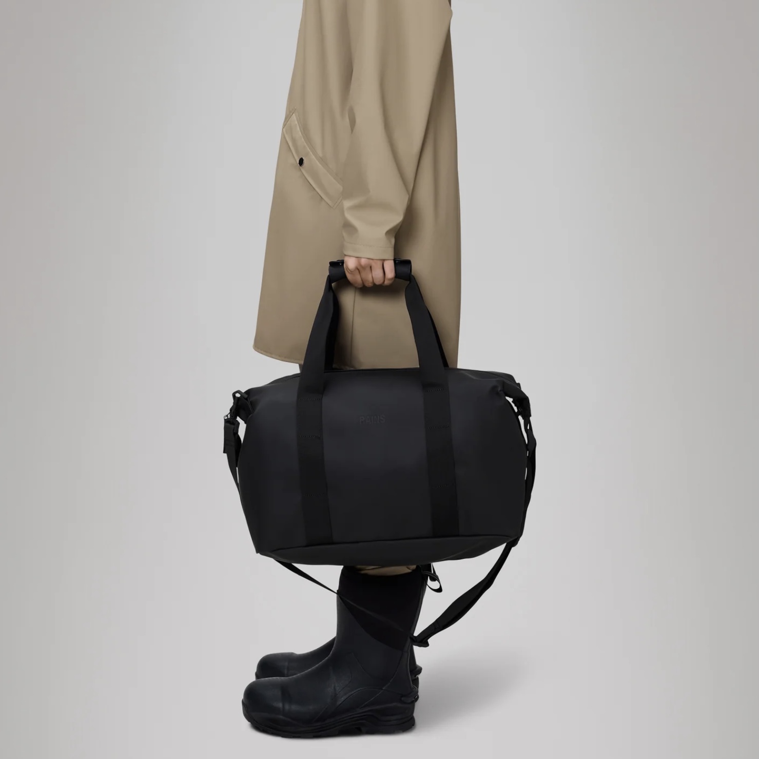 Rains - Hilo Weekend Bag Small Black - immagine 3