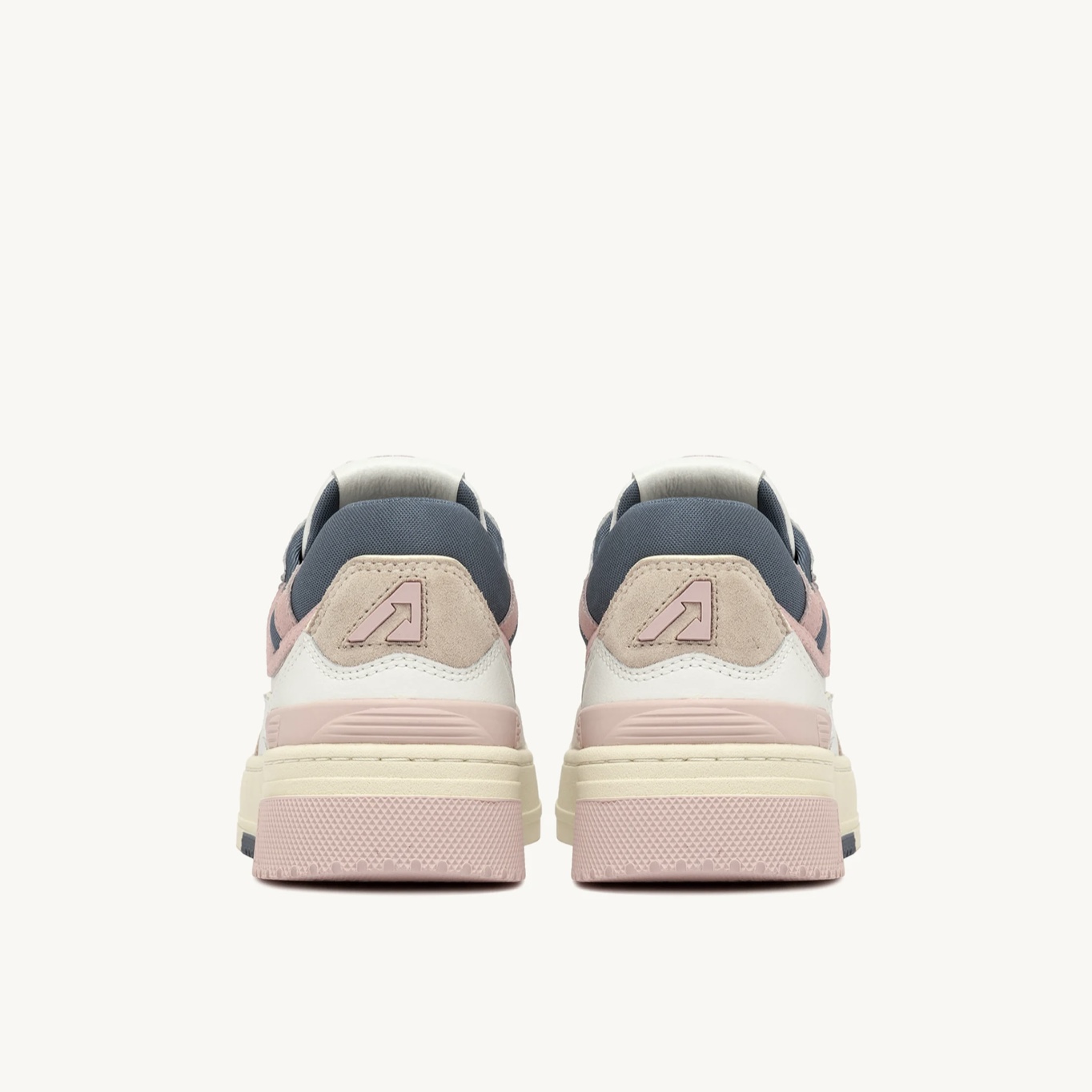 Autry - Sneaker CLC Low in Pelle e Suede Bianca Peach Whip - immagine 3