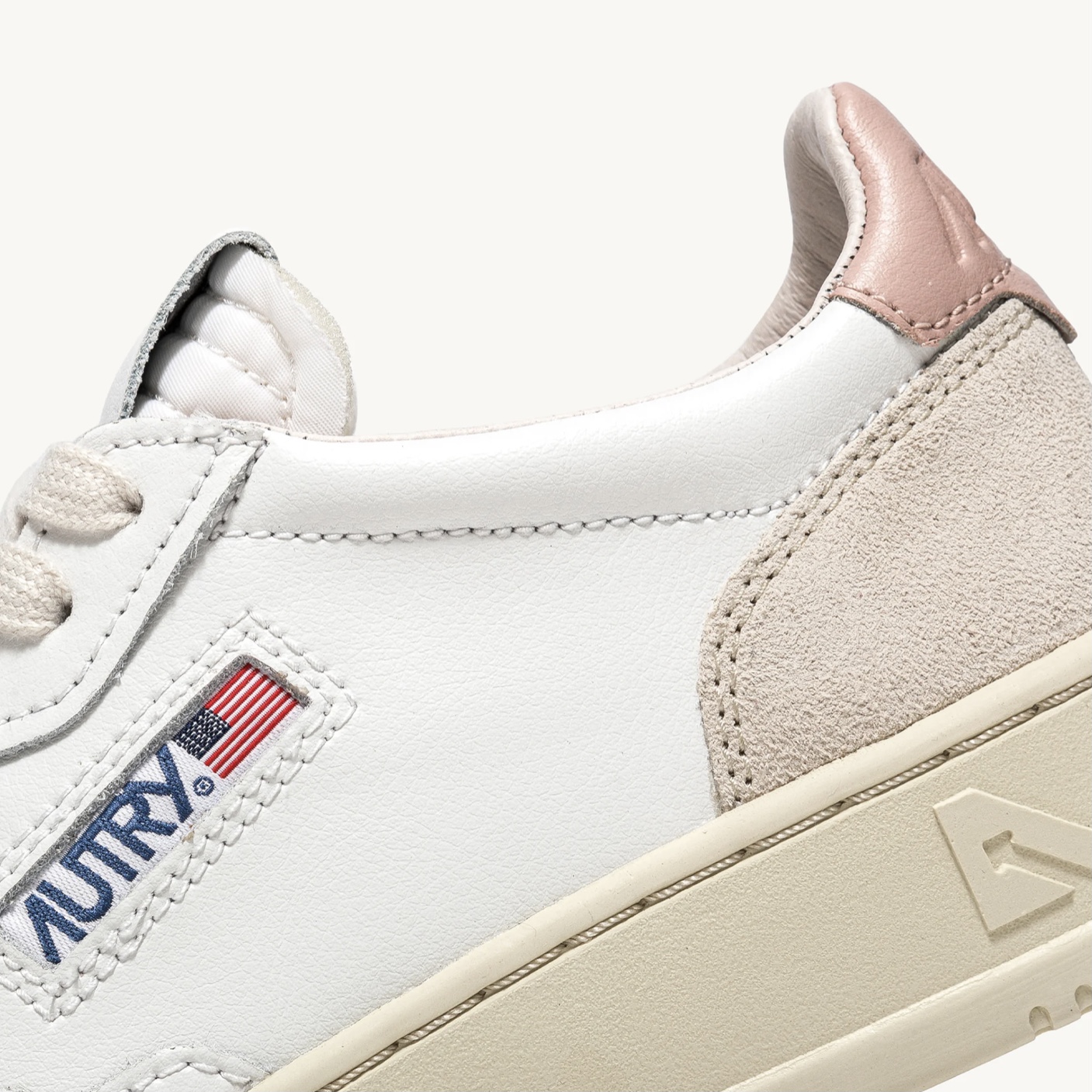 Autry - Medalist Low In Pelle e Suede Bianca Powder - immagine 6