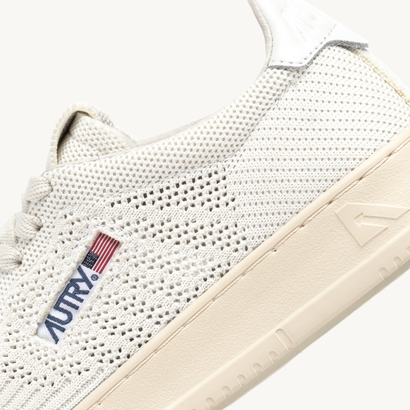 Autry - Medalist Easeknit Low in Tessuto Ivory - immagine 6