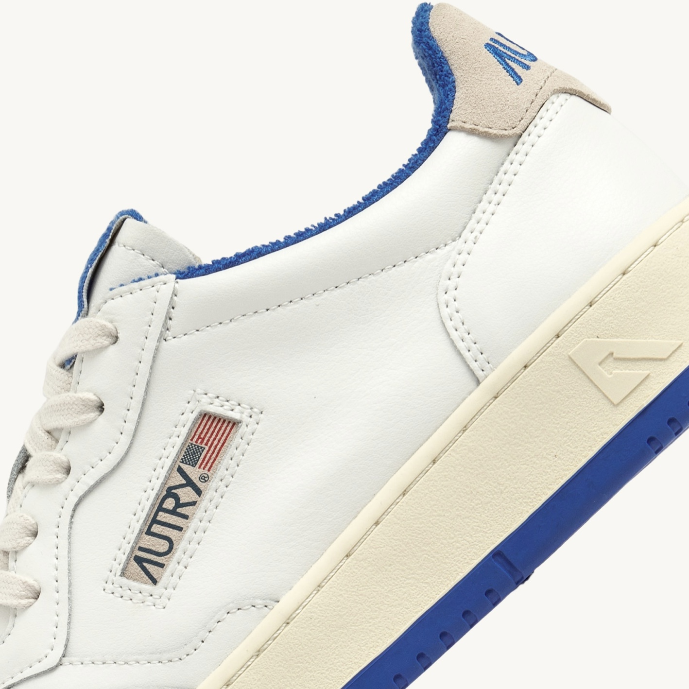 Autry - Medalist Low in Pelle Bianca e Spugna Palace Blue - immagine 6