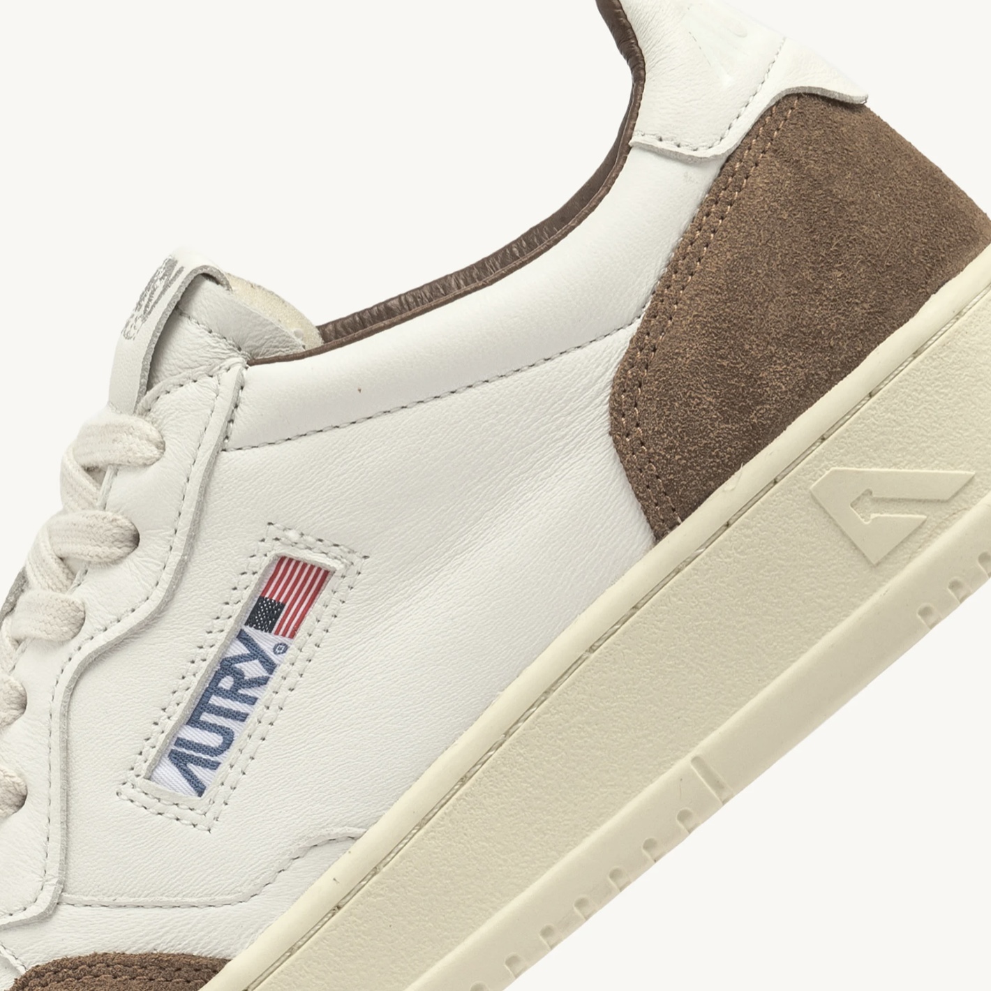 Autry - Medalist Low in Pelle di Capra e Suede Bianco Tabacco - immagine 6