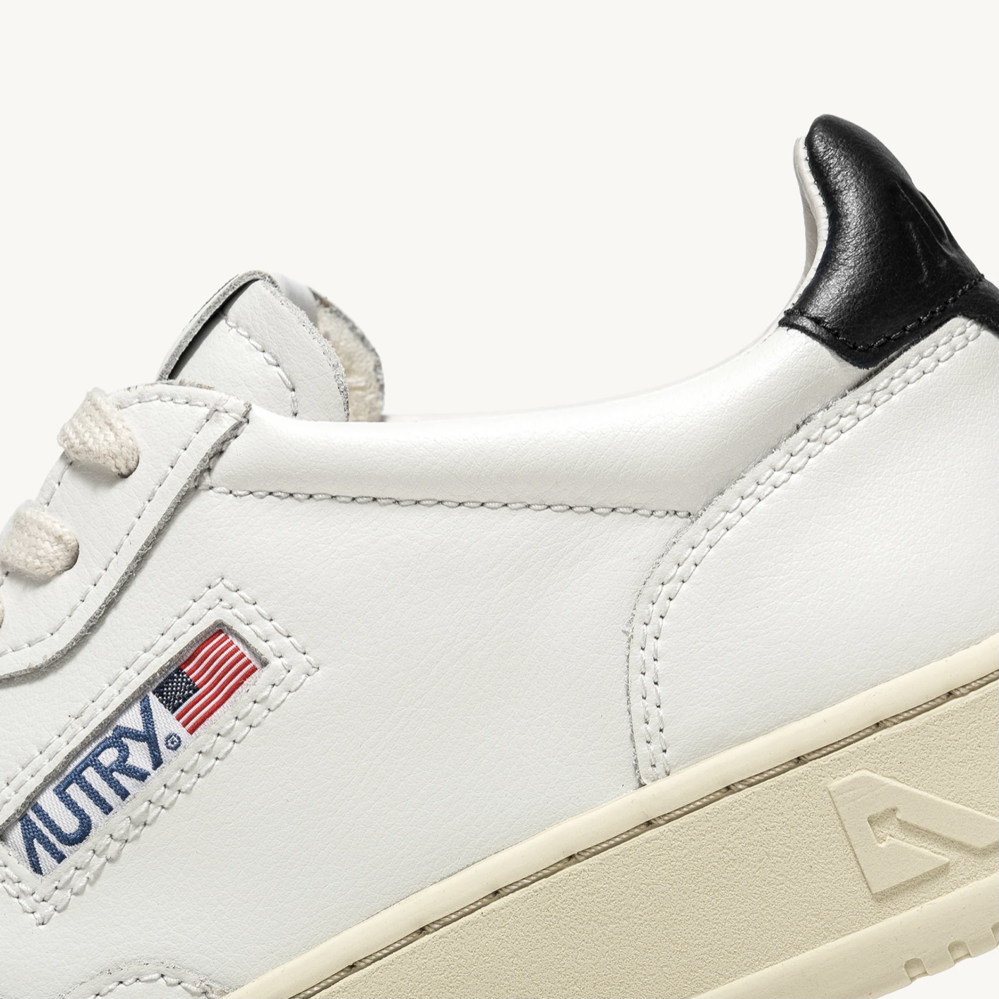 Autry - Medalist Low In Pelle Bianco Nero - immagine 6
