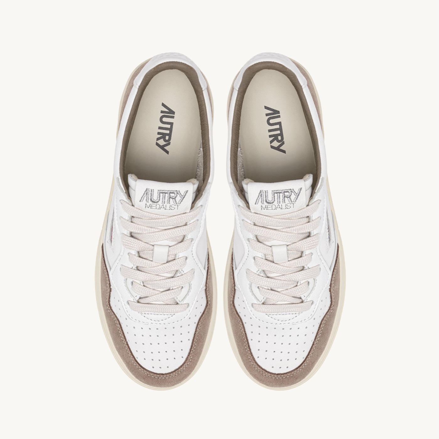 Autry Sneakers Medalist Low in Pelle di Capra Bianca e Suede Marrone - immagine 5