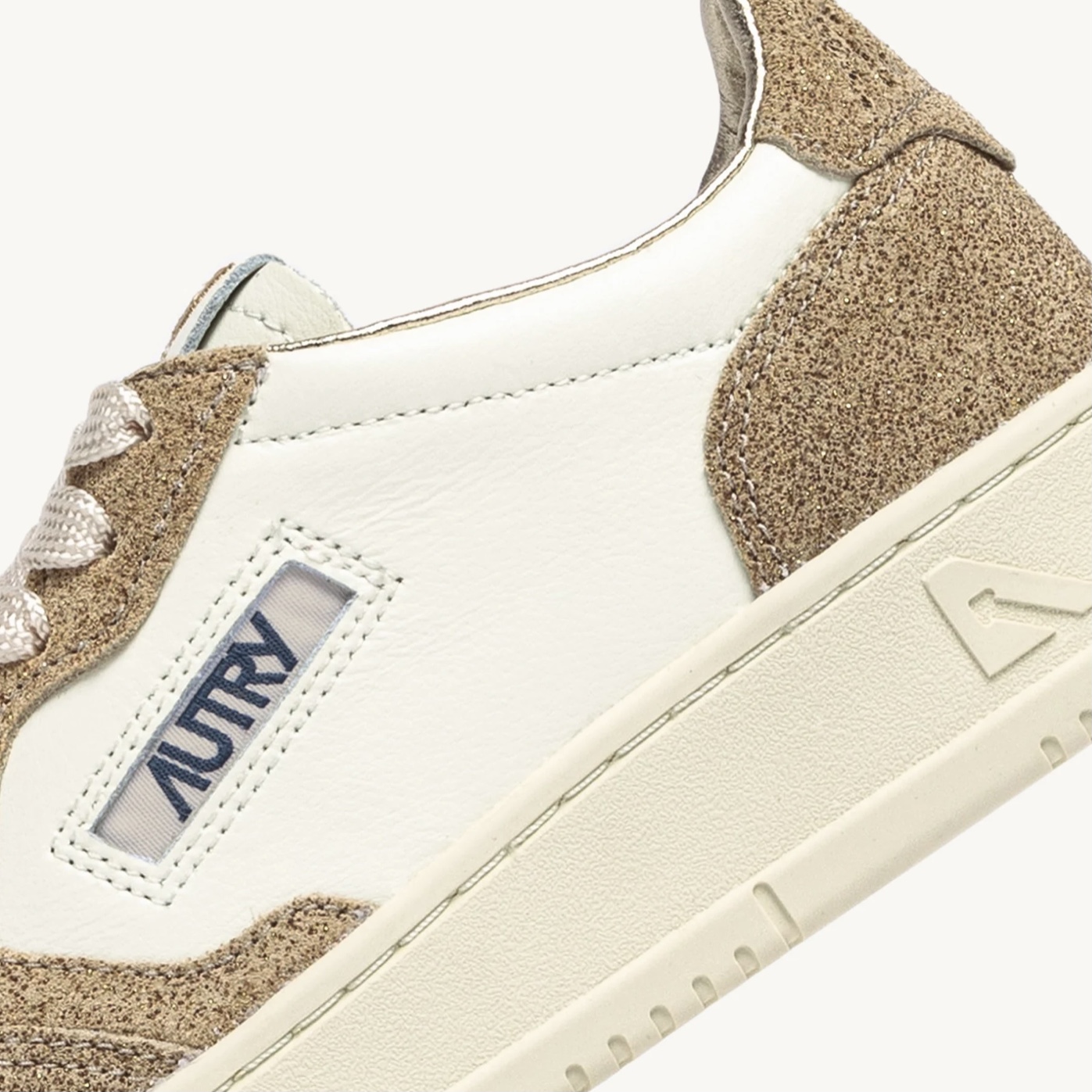Autry Sneakers Medalist Low in Pelle e Glitter Sand - immagine 6