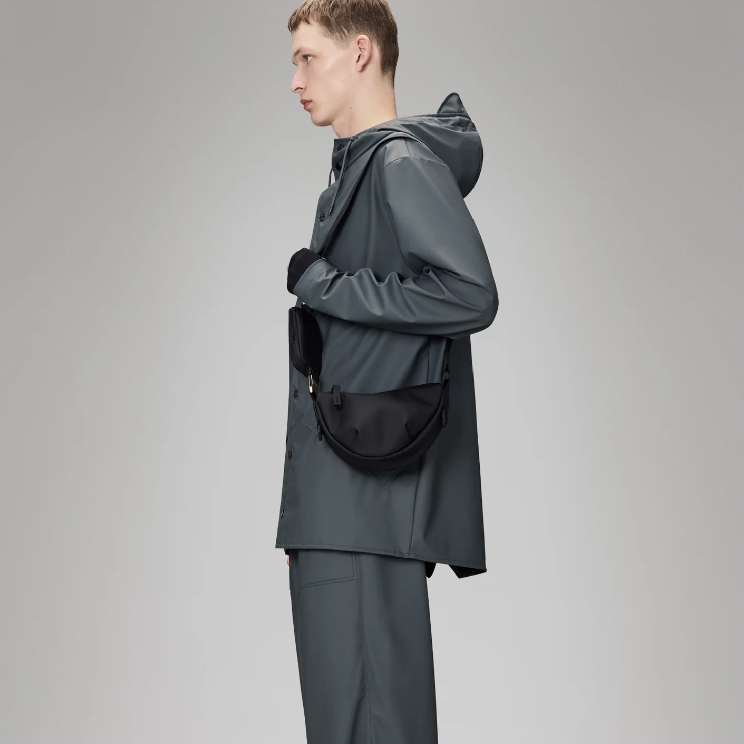 Rains – Valera Shoulder Bag Mini Black - immagine 2