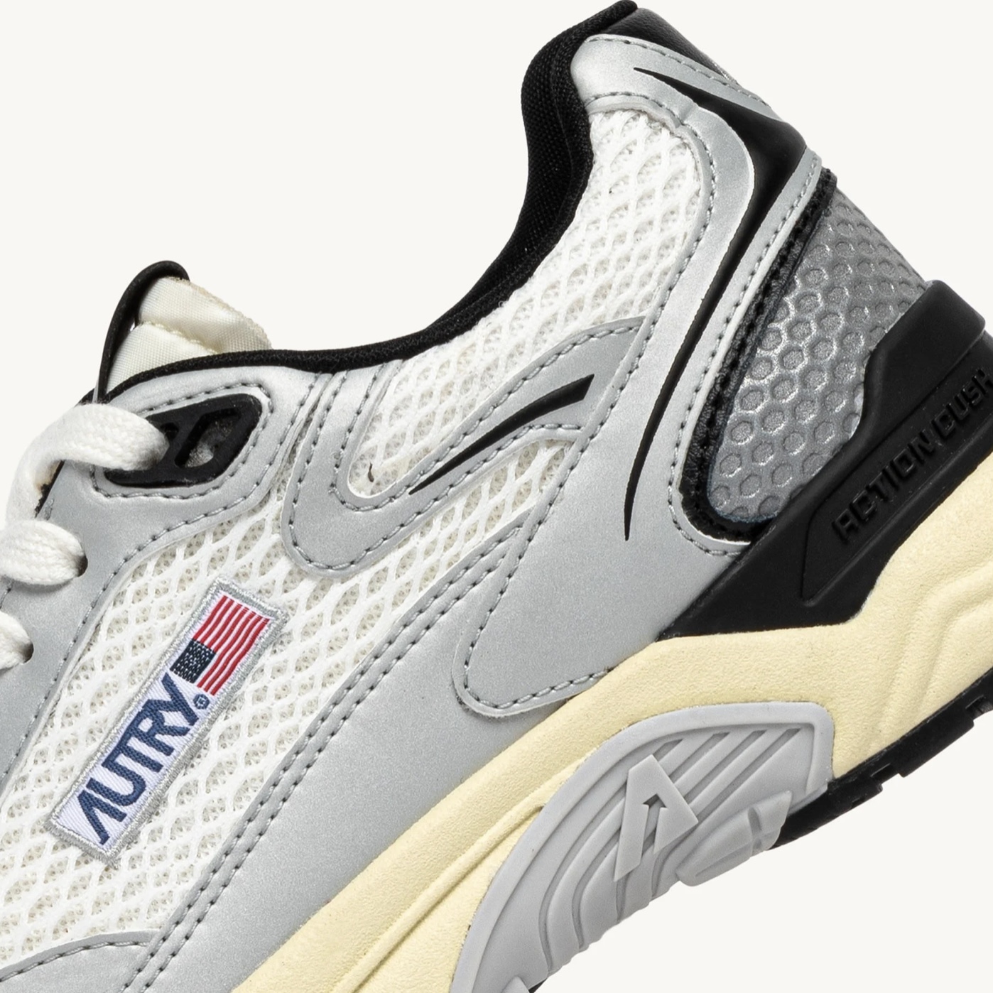 Autry Sneakers Hyperway in Pelle Sintetica e Mesh Bianco Argento Nero - immagine 7
